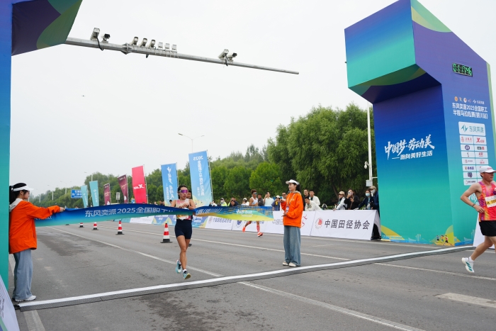 女子組冠軍沖線 女子組冠軍沖線
